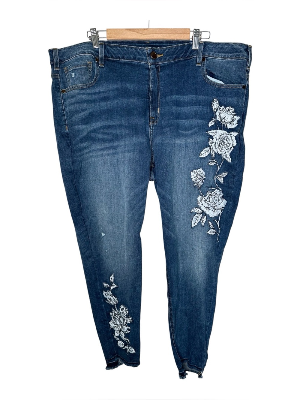 Lane Bryant Mid Rise Super Stretch Skinny Jeans Size 26 Floral Embroidery New